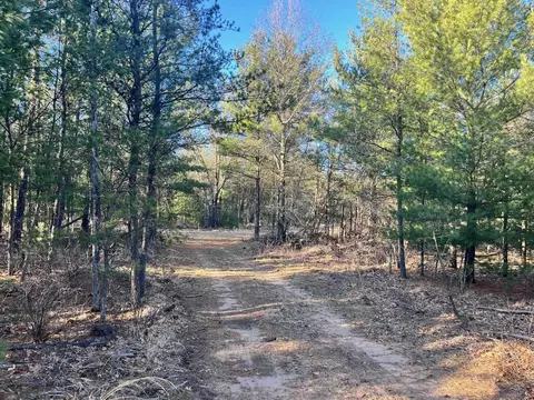 930 County Road C, Hancock, WI 54943