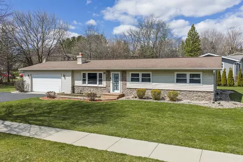 835 12th St, Baraboo, WI 53913