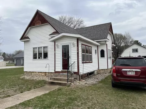 214 N 4th St, Muscoda, WI 53573