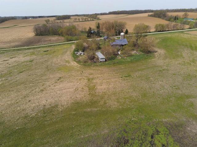 7126 S Bohnhoff Rd, Brodhead, WI 53520