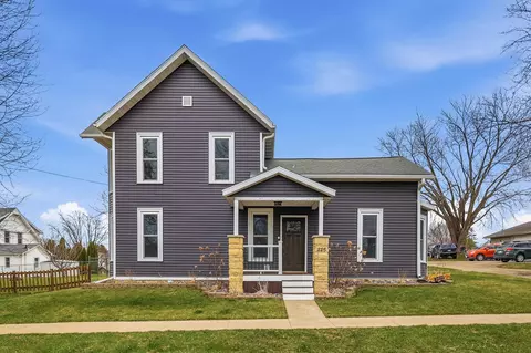 226 S Sidney St, Shullsburg, WI 53586