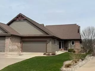 3039 Woods Edge Way, Madison, WI 53711