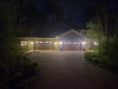 498 Meander Wood Rd, Oregon, WI 53575