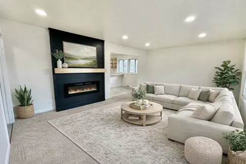 610 Clyde St, Stoughton, WI 53589