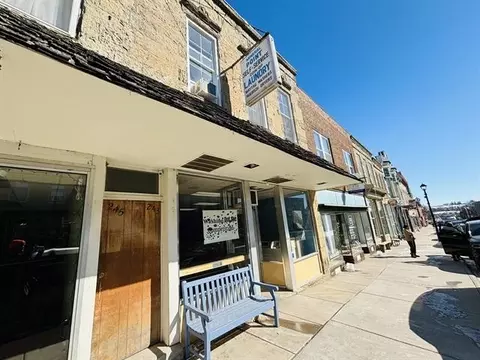 243 High St, Mineral Point, WI 53565