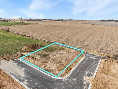 71 S 8th St, Evansville, WI 53536