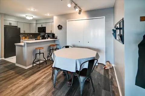 203 Kearney Way #104, Waunakee, WI 53597