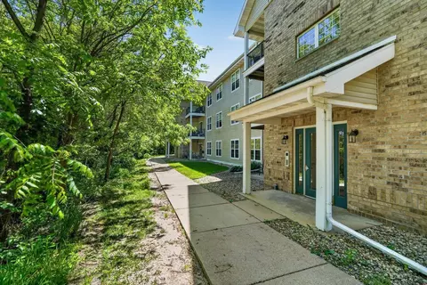 203 Kearney Way #104, Waunakee, WI 53597