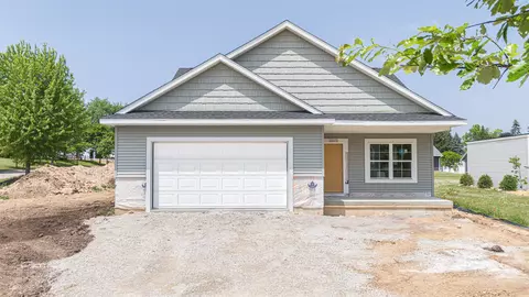336 Sandmar Dr, Ripon, WI 54971