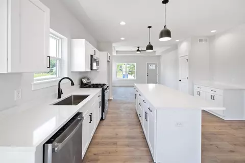 Kitchen - 336 Sandmar Dr, Ripon, WI 54971 photo 3 of 4