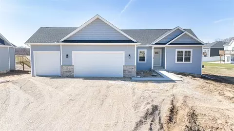 425 Village Ln, Ripon, WI 54971