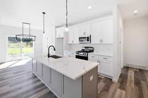 Kitchen - 333 Drumlin Loop, Ripon, WI 54971 photo 2 of 3