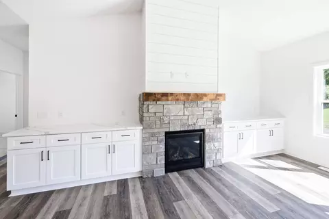 Living - 333 Drumlin Loop, Ripon, WI 54971 photo 3 of 3