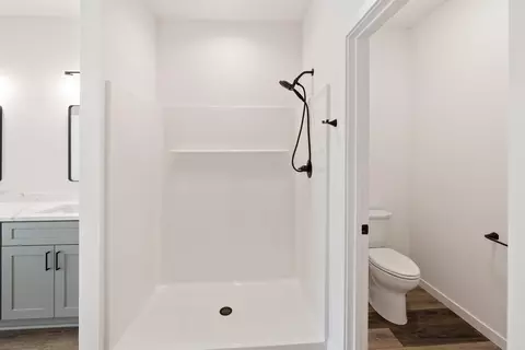 Bath - 333 Drumlin Loop, Ripon, WI 54971 photo 3 of 4
