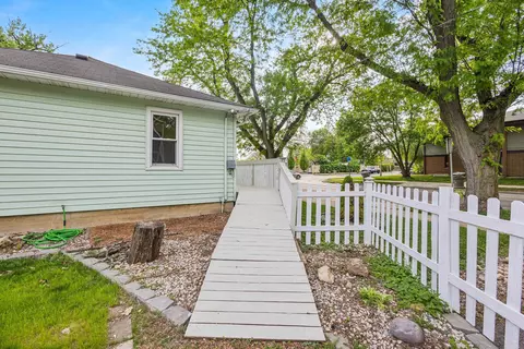 2105 E Johnson St, Madison, WI 53704 photo 31