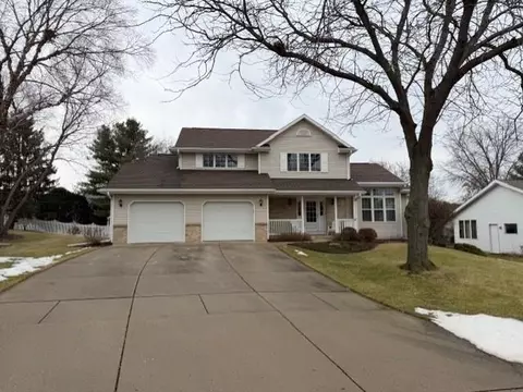 3010 Dartmouth Dr, Janesville, WI 53548