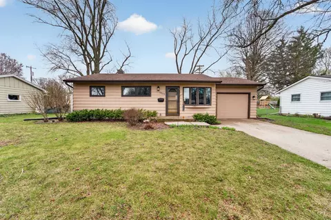 5909 Meadowood Dr, Madison, WI 53711