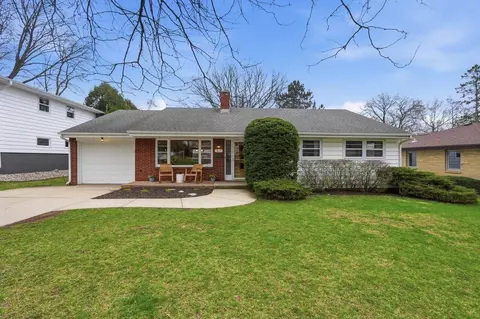 617 Charles Ln, Madison, WI 53711