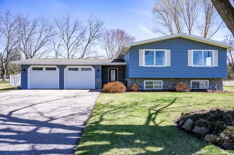 926 Elm St, Mauston, WI 53948