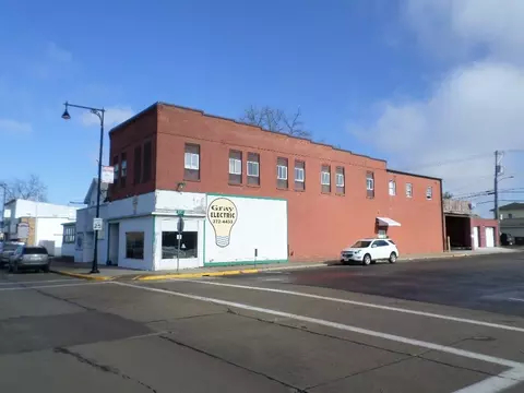 320 322 Superior Ave, Tomah, WI 54660