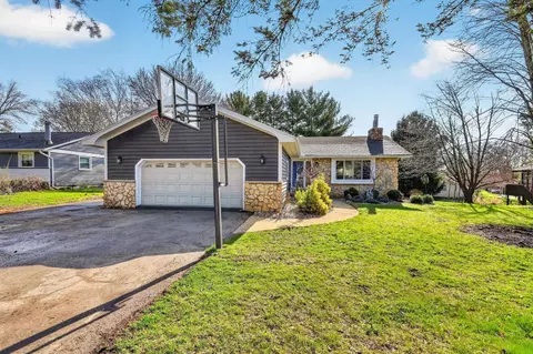 115 W Ridge Cir, Cambridge, WI 53523
