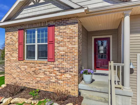 9801 Hawks Nest Dr, Verona, WI 53593