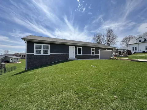 400 7th St, Mineral Point, WI 53565