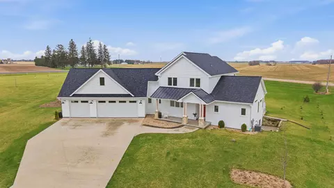 n6329 Tradewinds Circle, Beaver Dam, WI 53916
