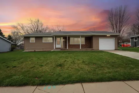 917 Kriedeman Dr, Stoughton, WI 53589