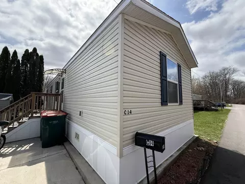 8481 S 5th Ave #C14, Oak Creek, WI 53154