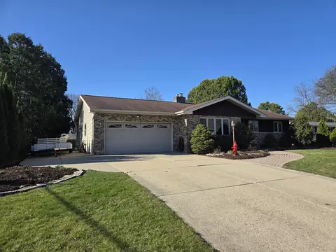 7003 Park Cir, Middleton, WI 53562