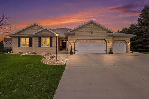 321 Morgan Ln, Beaver Dam, WI 53916