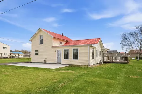 2425 S Oakhill Ave, Janesville, WI 53546