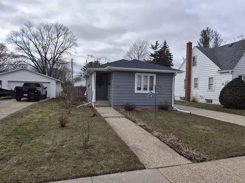 915 Eisenhower Ave, Janesville, WI 53545