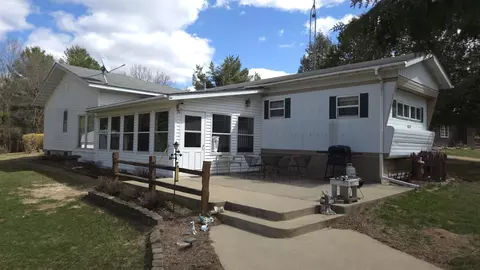2284 Pine Dr, Friendship, WI 53934