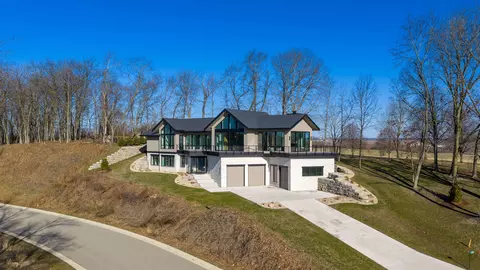 4965 Championship Cir, Waunakee, WI 53597