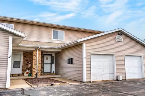 455 Bowlavard Ave #2, Belleville, WI 53508