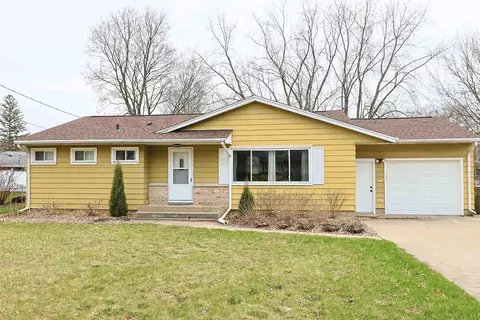 402 Frost Woods Rd, Monona, WI 53716