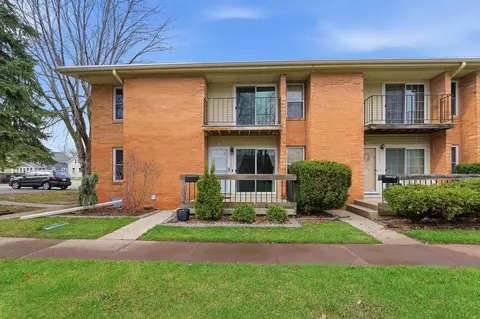 733 W 9th Ave, Oshkosh, WI 54902