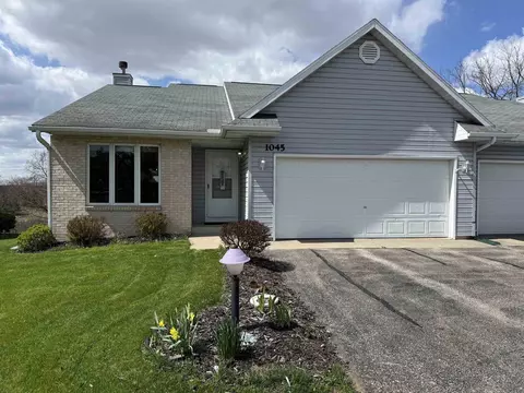 1045 Saddle Rdg, Portage, WI 53901