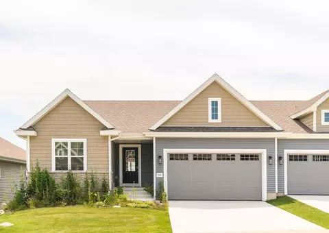 710 Cozy Farm Rd, Waunakee, WI 53597