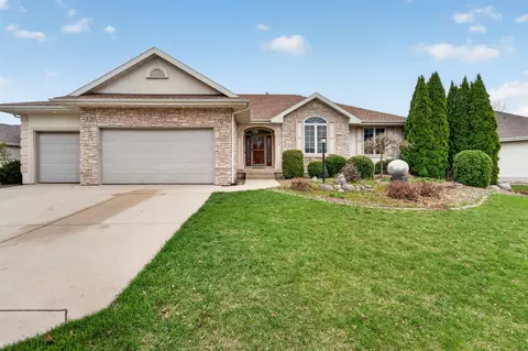 609 S Meadowbrook Ln, Waunakee, WI 53597