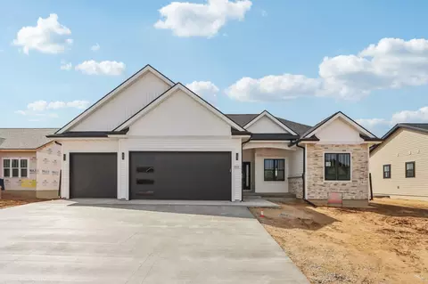 224 Falcon Ct, Sauk City, WI 53583