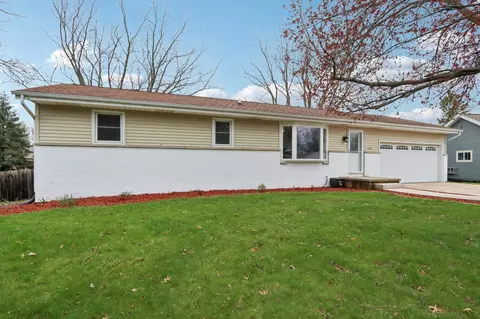 890 Blaser Ct, Sun Prairie, WI 53590