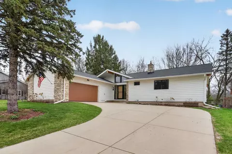 13 Oxwood Cir, Madison, WI 53717