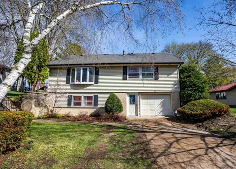 604 W North St, Dodgeville, WI 53533