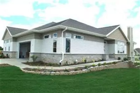 428 Grandview Dr, Waunakee, WI 53597