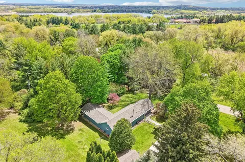 5106 Reed Ln, Waunakee, WI 53597