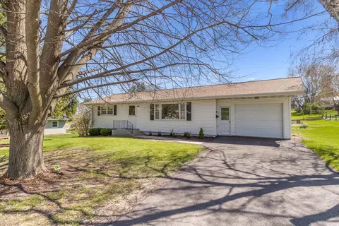 105 E Pine St, Dodgeville, WI 53533