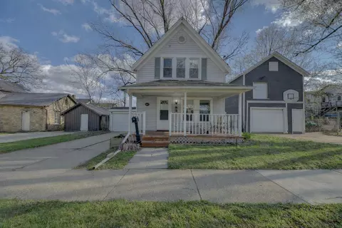909 Johnson St, Janesville, WI 53548